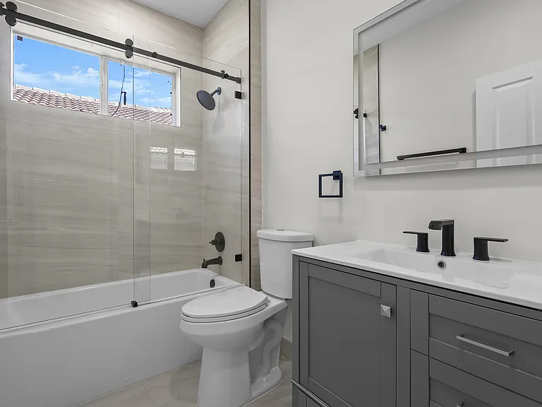 7835 NW 78th Ave — Photo 12