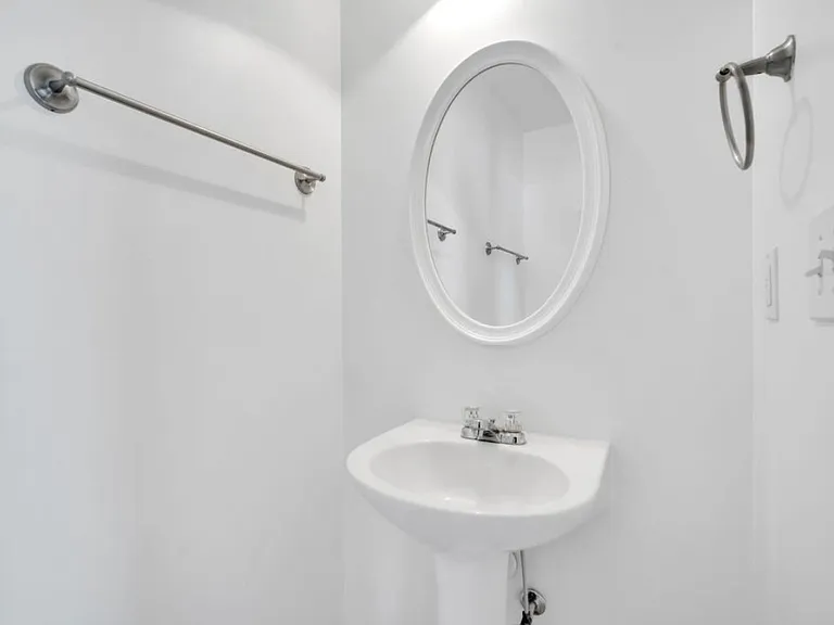 100 Maximus Dr — Photo 6
