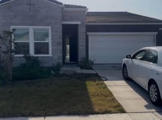 1082 Wayfarer Ln W, Madera, CA 93636