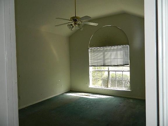 5th image of 229 Avalon Dr