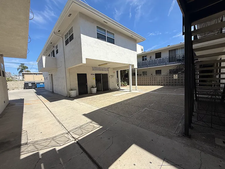1032-1036 S Normandie Ave #5 — Photo 29