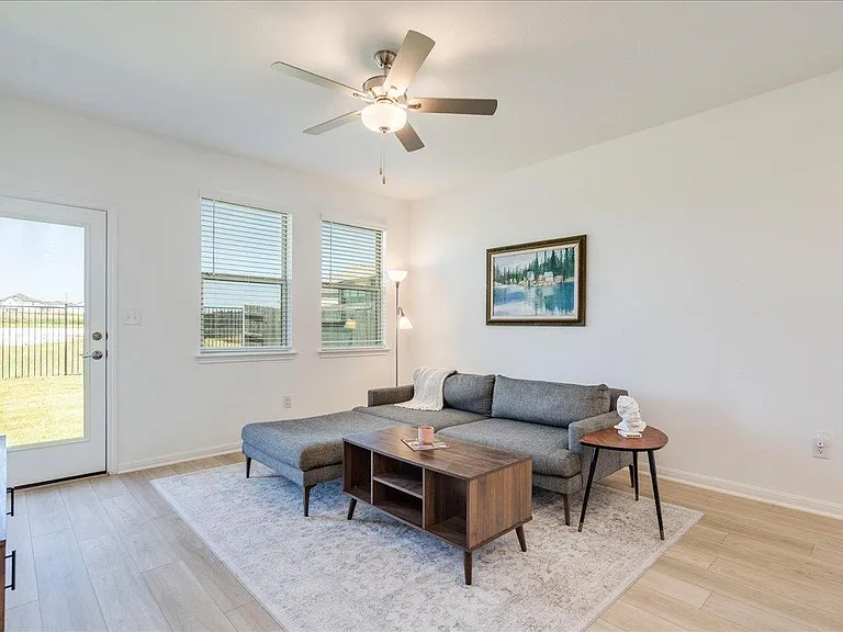 802 Papaya Dr — Photo 11