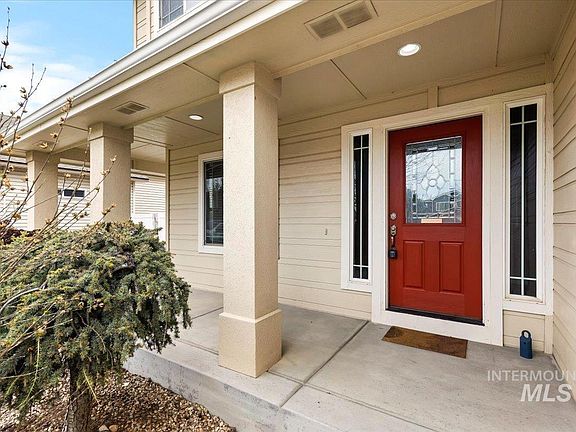 3rd image of 2208 S Alaska Way