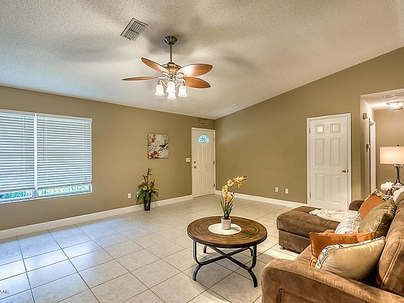 3rd image of 1513 Queen Palm Dr