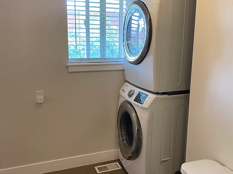 422 E Emerson Ave — Photo 10