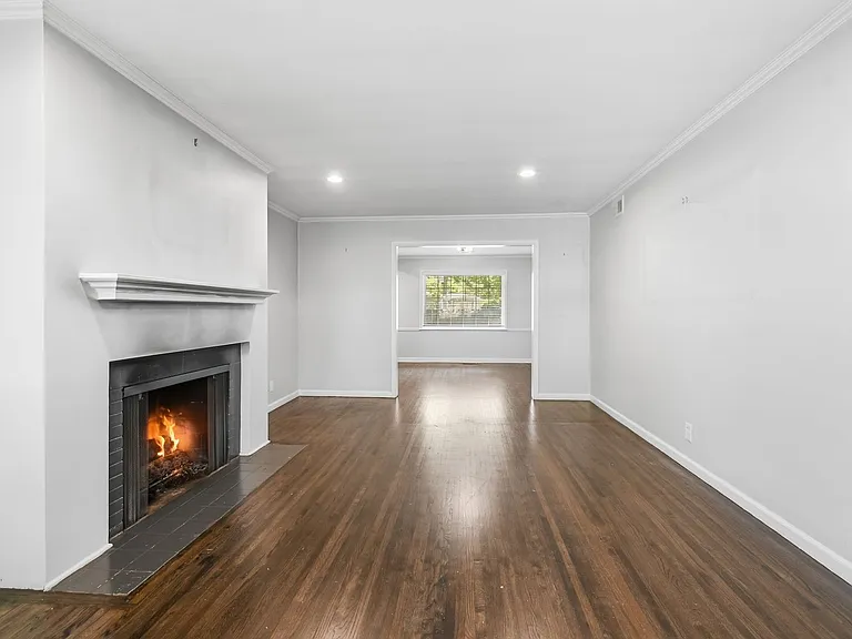 3325 S Yorktown Ave — Photo 2