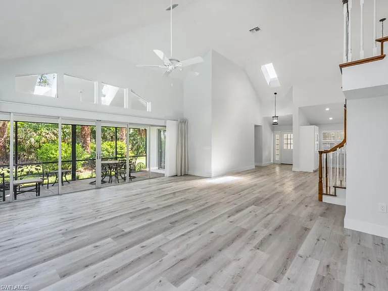 1131 Crayton Rd — Photo 7