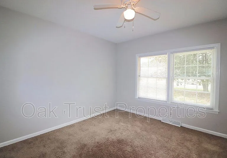 2395 Vistavia Rd — Photo 10