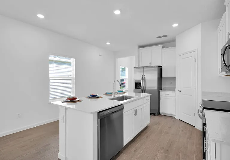 302 Lake Sinclair St — Photo 10
