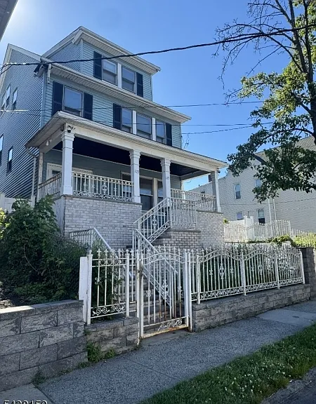 113 Mount Vernon Ave — Photo 2