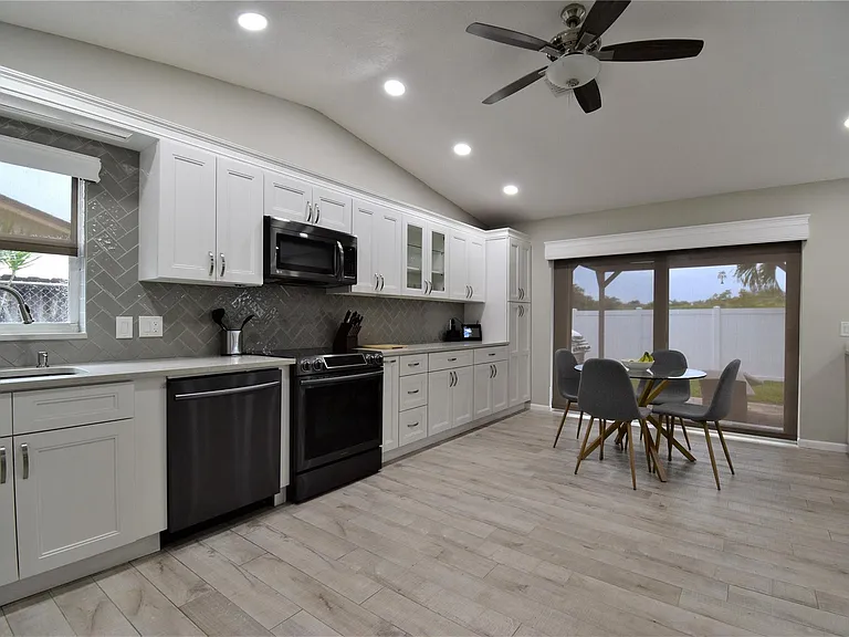 6550 Country Wood Way — Photo 18