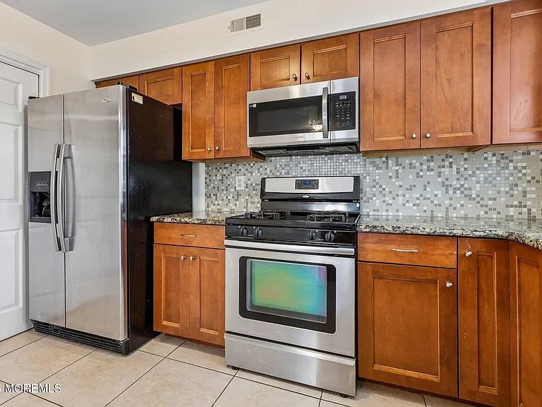 157 Northampton Dr — Photo 18