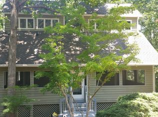 318 Allatoona Ridge Rd, Woodstock, GA 30189