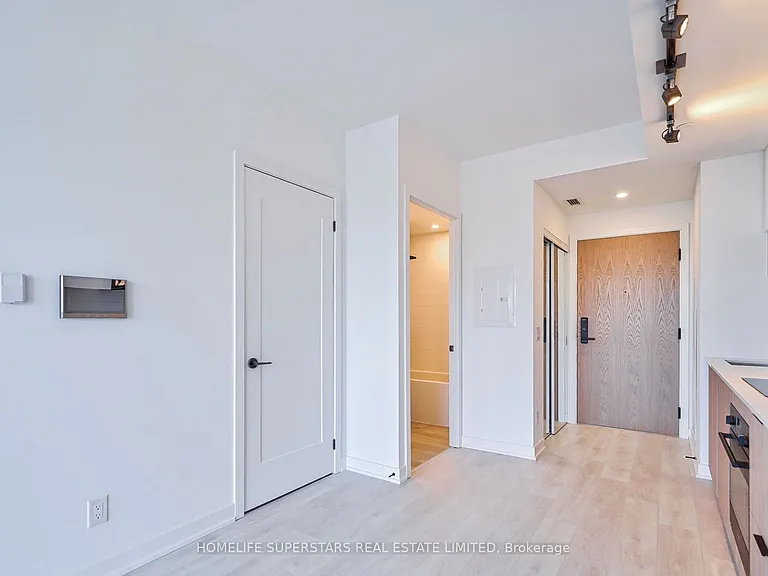 5 Defries St #1611 — Photo 3
