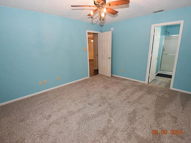 658 Florence Dr — Photo 15