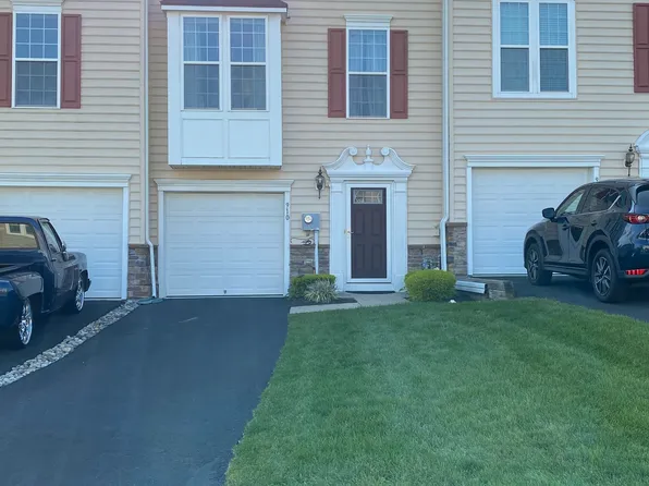 910 Susan Cir, North Wales, PA 19454