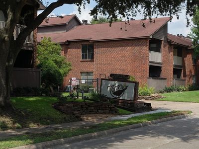 3130 Walnut Bend Ln APT 416, Houston, TX, 77042
