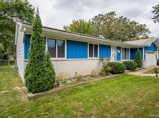 2076 Harned Dr, Troy, MI