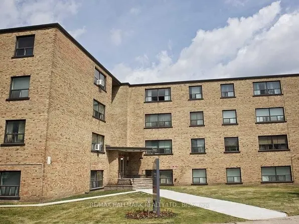 2 Kinsdale Blvd #311, Toronto, ON M8Y 1T7
