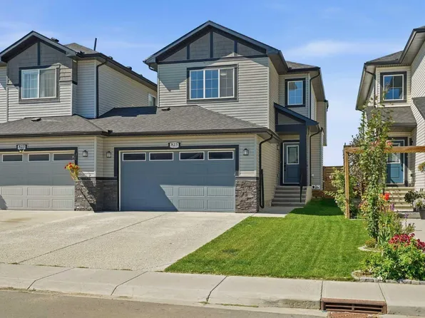 825 Edgefield St, Strathmore, AB T1P 0E9