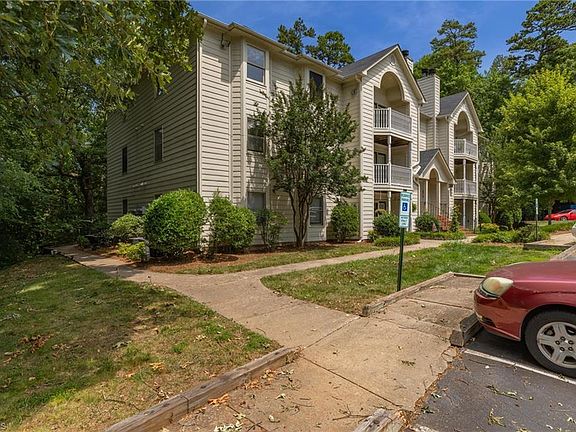 5th image of 5932 W Friendly Ave Unit A