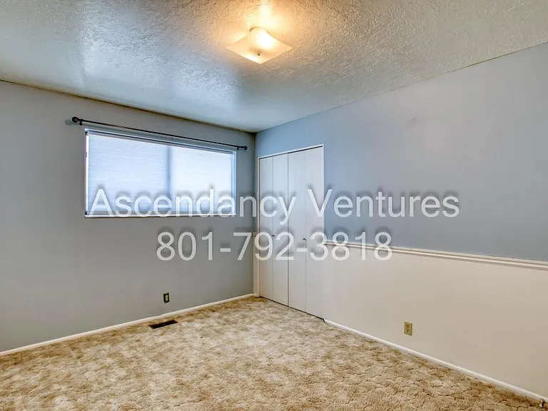 706 Buzianis Way — Photo 19
