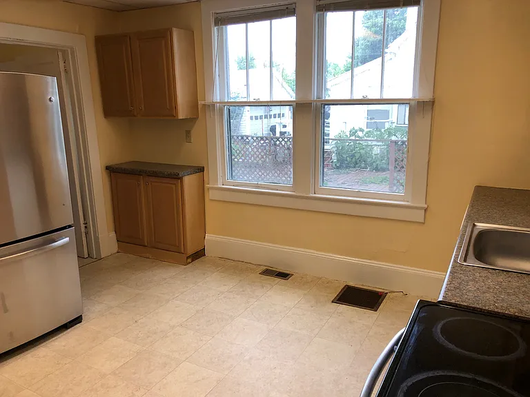 Kitchen and entrance to 3rd Bedroom.