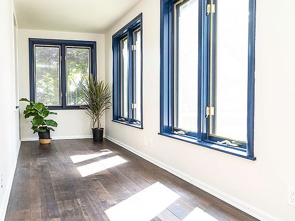 Sun room /office /play space