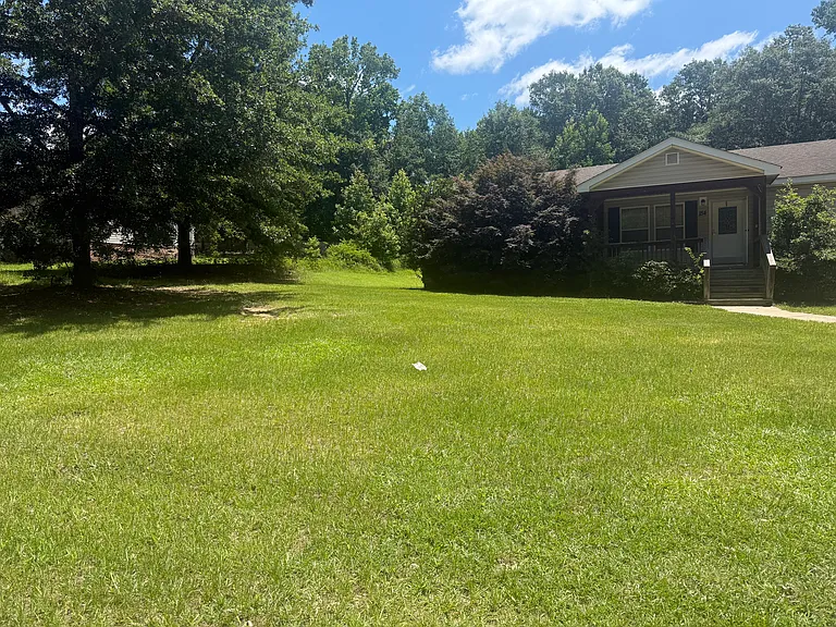 154 Alview Dr — Photo 2
