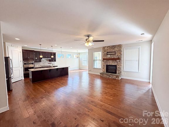 3rd image of 9565 Horsebit Ln