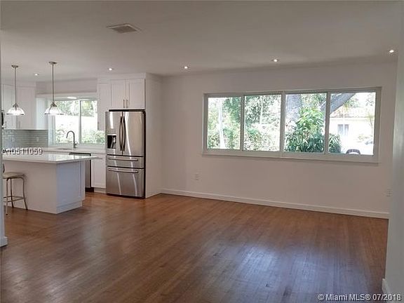 5th image of 300 NE 101st St #0