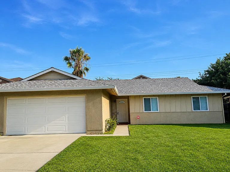 3652 Plymouth Dr — Photo 1