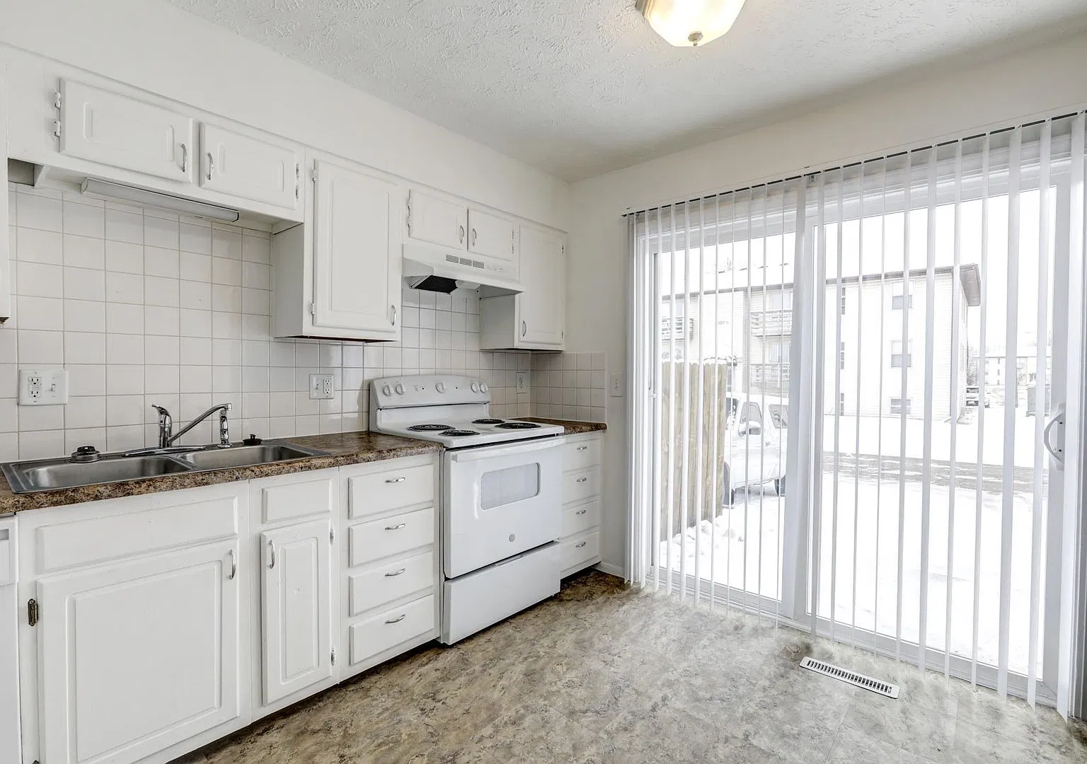 Lakewood Terrace Apartments — Photo 3