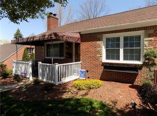 4407 Country Club Dr, Pittsburgh, PA 15236