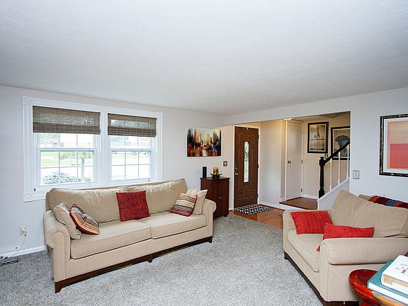 5th image of 3478 Orillia Dr