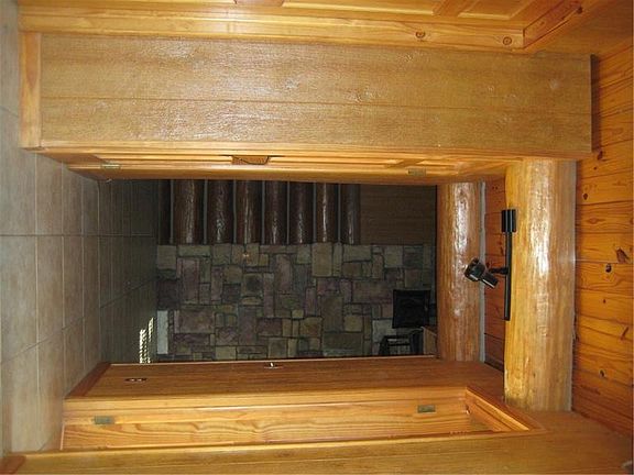 3rd image of Coose Hollow Ln