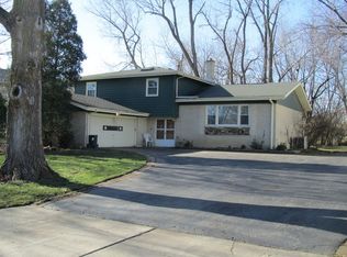 2886 Leanne Ct, Northbrook, IL