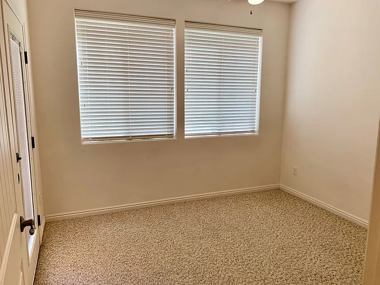 2276 E Greystone Dr — Photo 15