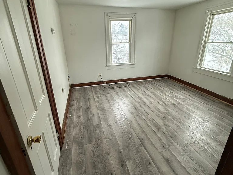 126 Benton St N #1/2 — Photo 6