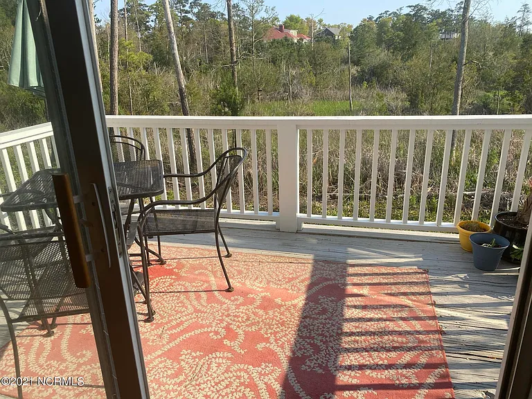 213 River Gate Ln — Photo 4
