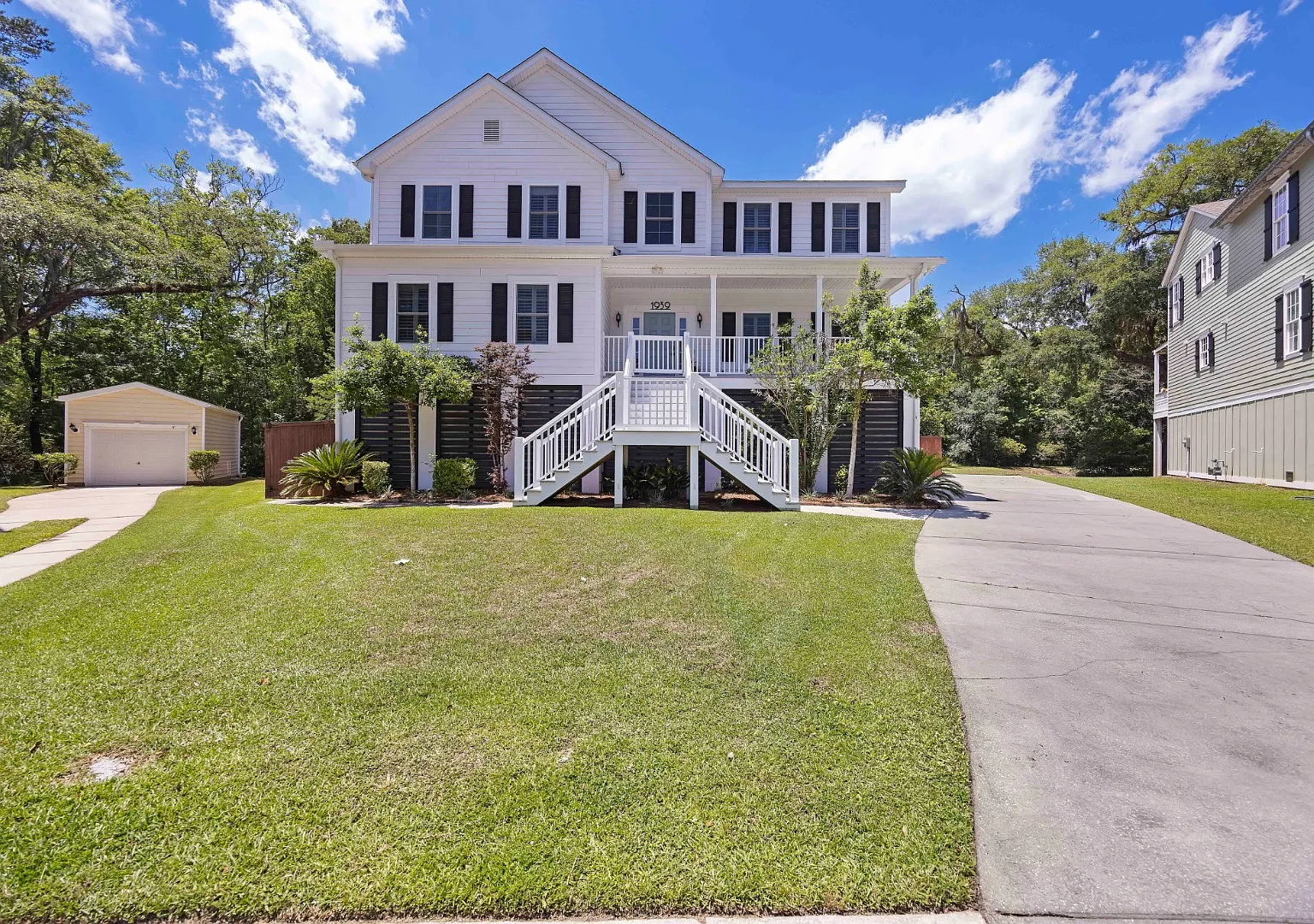 1939 Chestnut Oak Ln — Photo 1