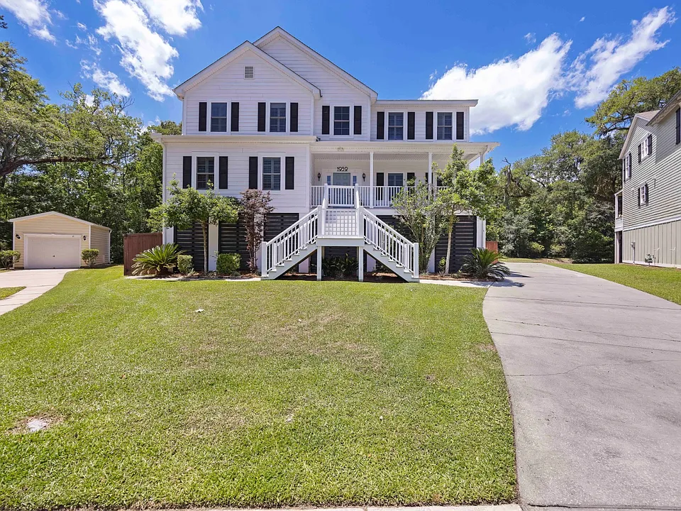 1939 Chestnut Oak Ln