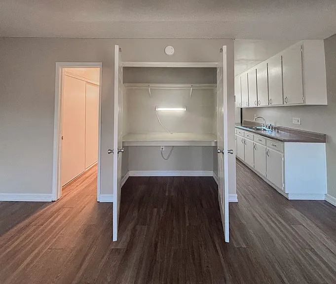 Studio, 250 sqft, $1,390 — Photo 4