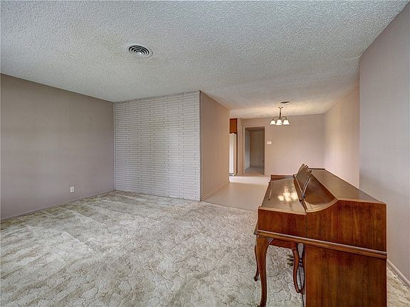 4th image of 702 Drexel Dr