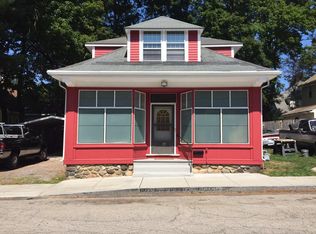 44 Hope St, Hopedale, MA 01747