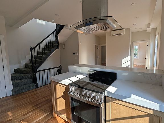 2nd image of 18 Winchester St #3A