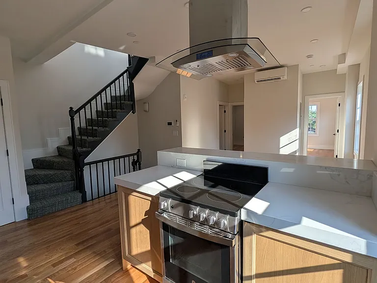 18 Winchester St #3A — Photo 2