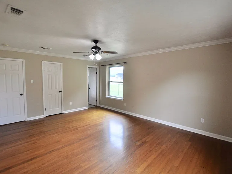 6212 Granbury Hwy — Photo 12