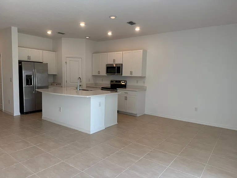 11820 Glenside Ter — Photo 8