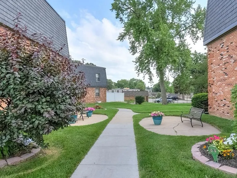 12731 Woodcrest Plz #221 — Photo 14